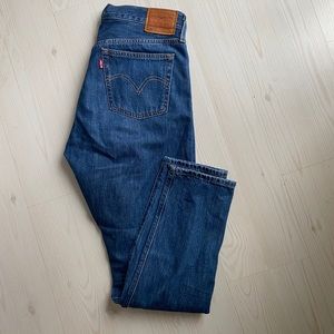 Levi’s 501 Straight Leg Skinny Jean